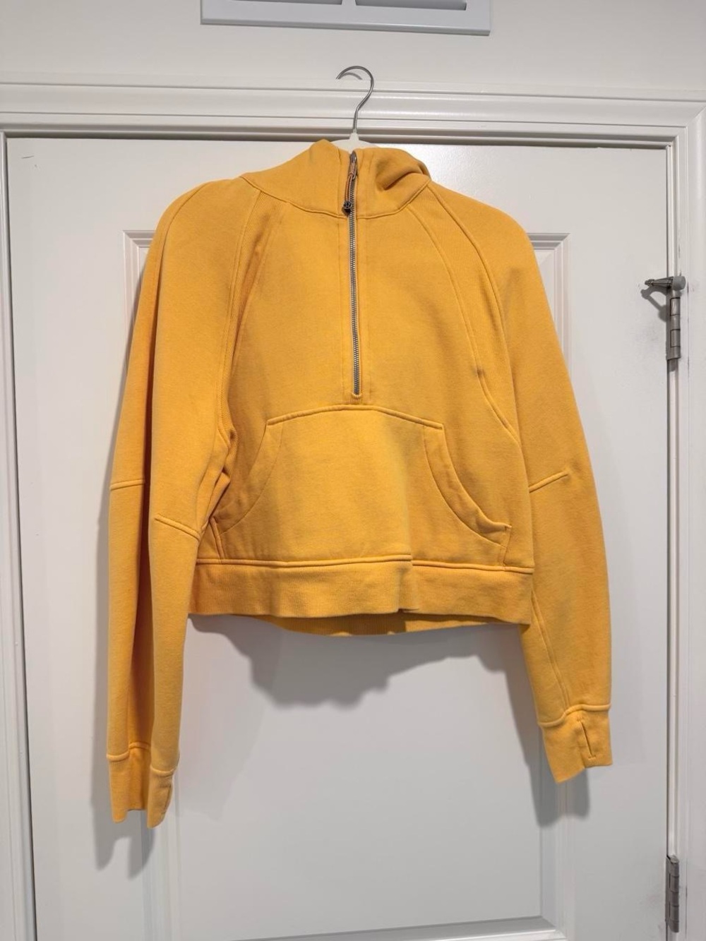 Lululemon Mango Slightly Cropped Scuba M/L